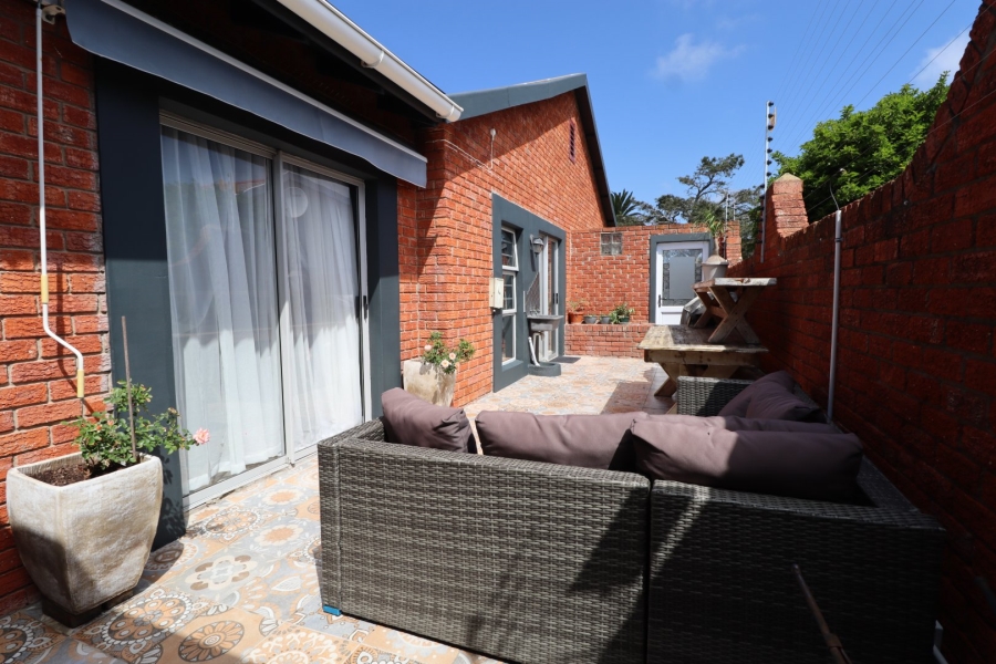 4 Bedroom Property for Sale in Sherwood Eastern Cape